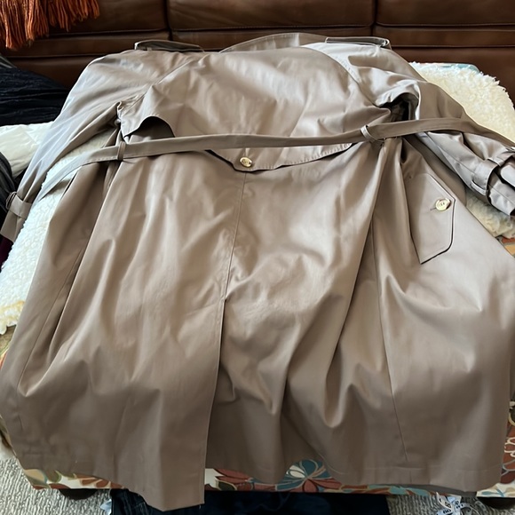 COPY - Like New Ladies Brem Rainwear Trench Coat Dark Tan Color - Picture 5 of 6